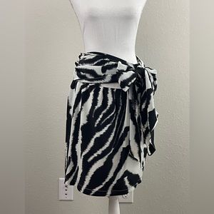 NWT, Hanna & Gracie, self-tie wrap skirt, animal print, knee length,size medium.